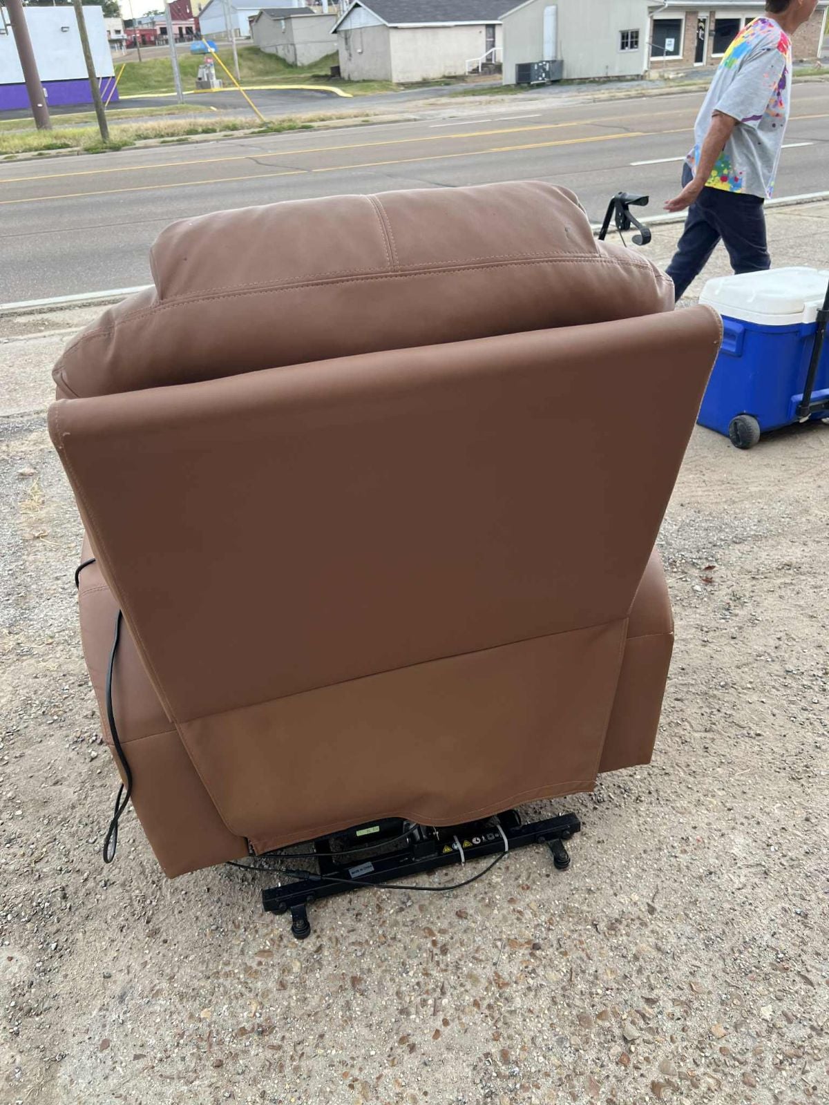 Lift Chair – Excellent Condition – $200