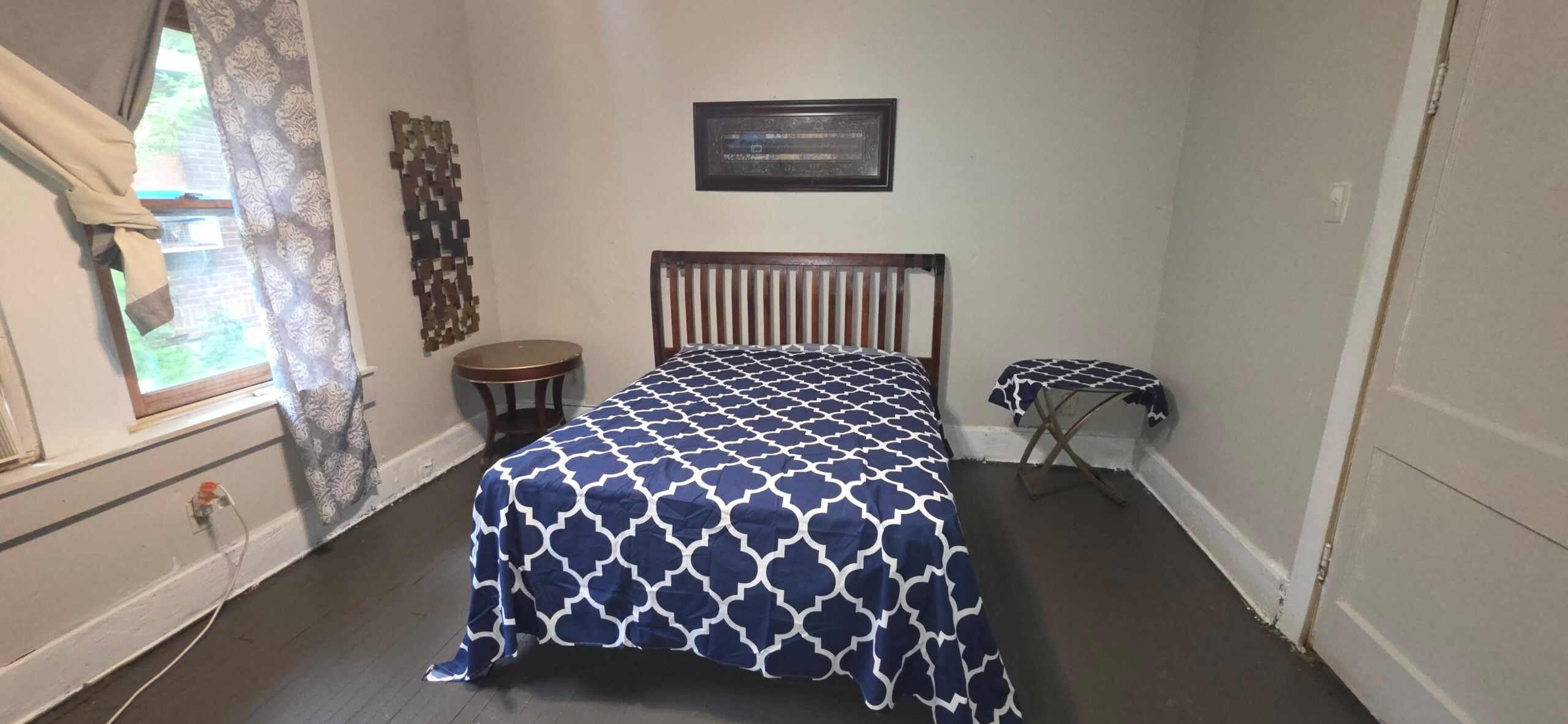 Spacious and comfortable private room available for $145 weekly or $550 monthly (Room ID: MT-G5G1SM8)
