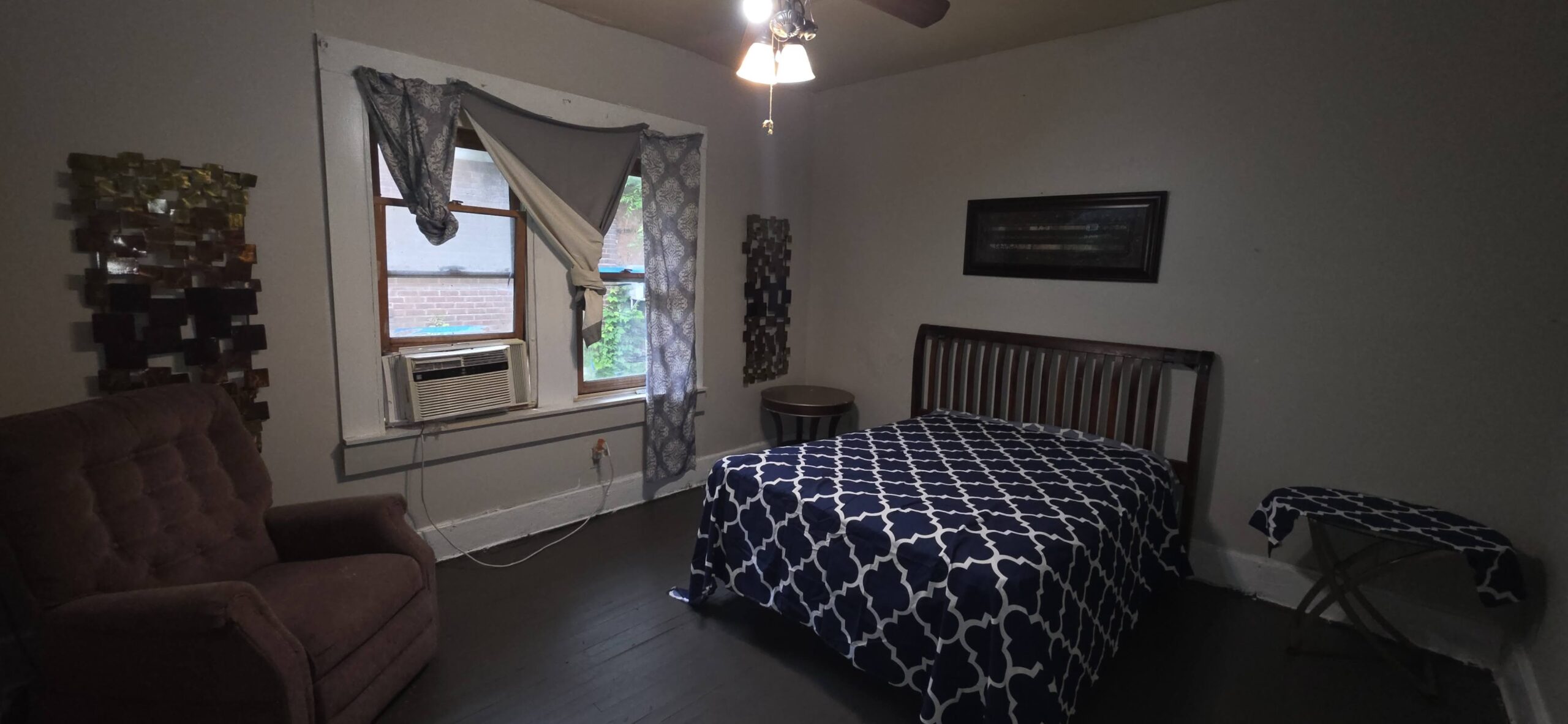 Spacious and comfortable private room available for $145 weekly or $550 monthly (Room ID: MT-G5G1SM8)