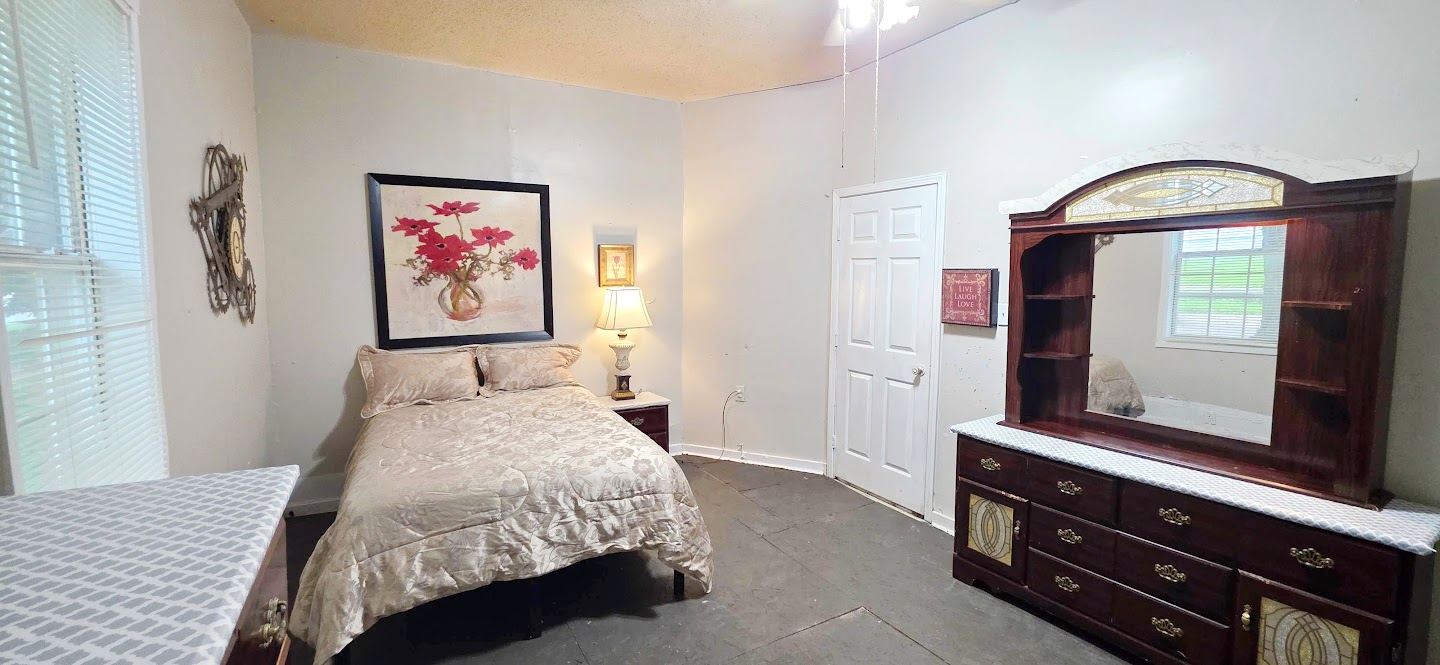 Comfortable Private Room Available – $165/Week or $600/Month (Room ID: MT-G9E1SN7)