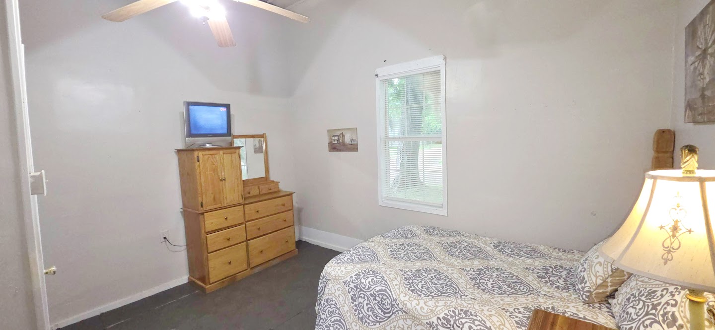 Covington, TN – Clean & Quiet Private Room for Rent – $160 Weekly / $600 Monthly (Room ID: MT-G9G1SY5)