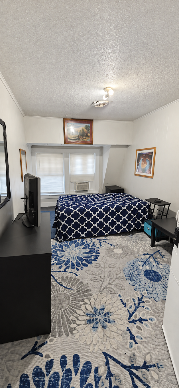 Memphis, TN –  Private AND Spacious Room available for $145 weekly or $550 monthly (Room ID: MT-G6G1SR2)